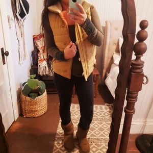 Patagonia Women's Camel Tan Sherpa Quilted Vest Rare Winter xs like new